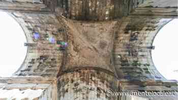 Roma, riapre l'Arco di Giano. La performance Nu‑Shu contro il femminicidio - Roma - mentelocale.it