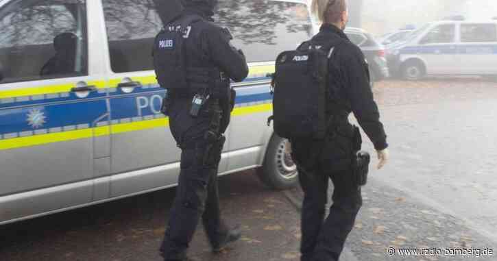 Messerangreifer stach im Zug unvermittelt auf Opfer ein