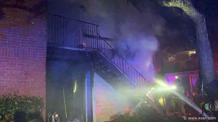 Improperly discarded cigarette causes fire at NW Austin apartments, families displaced