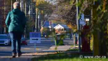 Quebecers head to polls to have their say about future of their municipalities