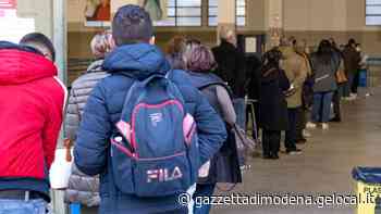 Modena. Boom per la terza dose e al centro vaccinale si registrano code e ritardi - La Gazzetta di Modena