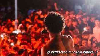 Halloween, a Modena tutti ammassati in discoteca «Preoccupante, ma se sono vaccinati...» - La Gazzetta di Modena