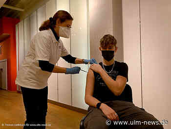 „Nachts träume ich vom Impfen“ - Mobiles Impfteam verabreicht 400 Impfungen im Ulmer Blautal-Center