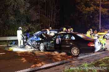Frontale aanrijding op afrit E19 in Kontich: twee zwaargewonden