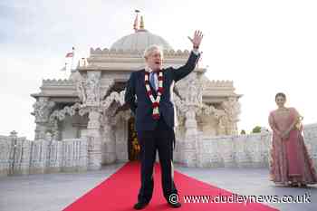 Boris Johnson and Priti Patel visit temple for Diwali - Dudley News