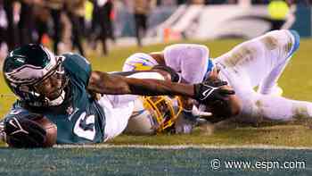 Eagles' Smith, Ruggs' friend, plays with 'purpose'