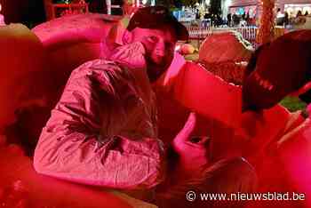 Mario Vangeel snijdt reuzenpompoen open in Bellewaerde: “Met het zaad hoop ik in 2022 mijn record te verbreken”