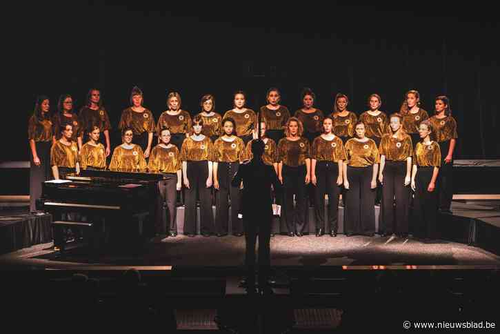 Dames van Amaranthe verbazen met twee wereldtitels op ‘Olympische Spelen voor koren’: “We zijn zelden stil, maar hier hebben we geen woorden voor”