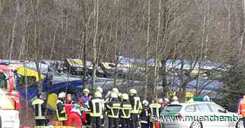 Zug-Katastrophe von Bad Aibling jährt sich – Politiker und Angehörige halten Andacht - münchen.tv