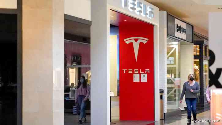 Musk says he'll sell 10% of his Tesla stock based on Twitter poll