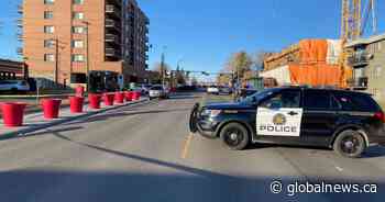 2 dead, 1 in hospital in critical condition after crash in southwest Calgary