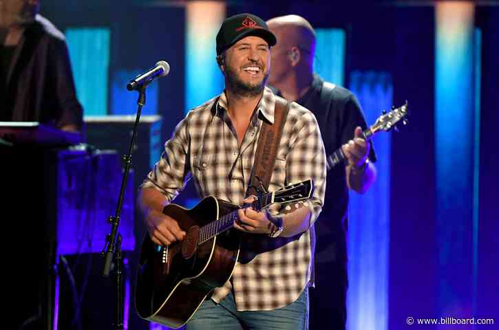 How Well Do You Know the CMA Awards? Take Our 20 Question Quiz