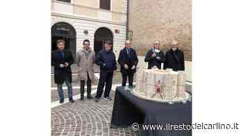 L'opera di fiammiferi: il dono dell'artista Rocchegiani al Comune - il Resto del Carlino
