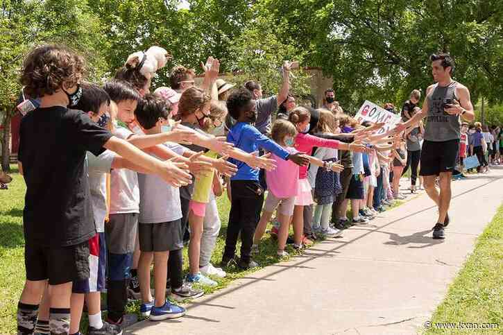 Blog: Austin ISD teacher goes the extra mile and runs 50 miles for his students