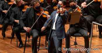 What To Do When You’re A Violin Soloist, And A String Snaps