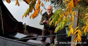 Boswachter Dirk ging dwars door de Muur om de bever naar de Biesbosch te halen, en geniet nu van het resultaat - BN DeStem