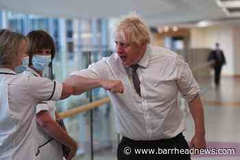 Johnson criticised for 'irresponsibly parading' around a hospital without a mask - Barrhead News