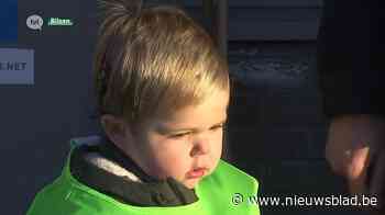 Driejarige Kamiel maakt autobestuurders alert op mensen met gehoorbeperking
