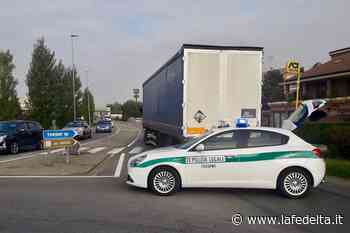 Camion in panne in via Torino a Fossano | La Fedeltà - La Fedeltà