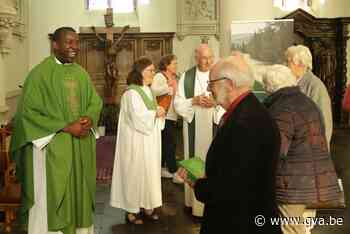 Parochiefederatie Ekeren neemt afscheid van pastoor Emmanuel... (Ekeren) - Gazet van Antwerpen