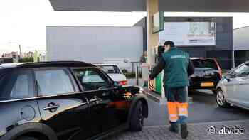 'Tanktoerisme' in Essen: stewards begeleiden Nederlanders - ATV