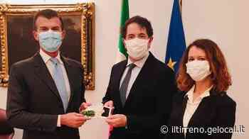 La lana di Prato in dono agli astronauti. "Così volerà nello spazio" - Il Tirreno