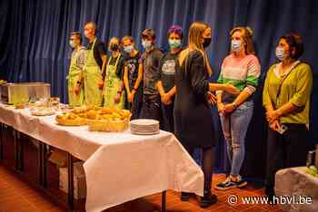 Leerlingen Sint-Barbara verzorgen ontbijt op Spectrumcollege (Beringen) - Het Belang van Limburg Mobile - Het Belang van Limburg