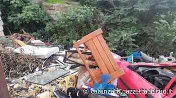 Catanzaro, via Isonzo torna a respirare: task force all'opera per la bonifica FOTO | VIDEO - Gazzetta del Sud - Edizione Catanzaro, Crotone, Vibo