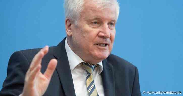 Bundesinnenminister Horst Seehofer zeichnet Bürgerin aus Landkreis Bamberg für ihren Mut aus