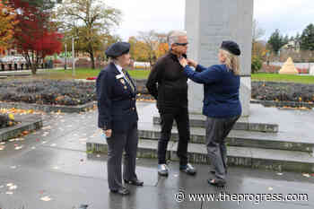Legion presidents pin poppy on Chilliwack mayor to kick off 2021 Remembrance Day campaign – Chilliwack Progress - Chilliwack Progress