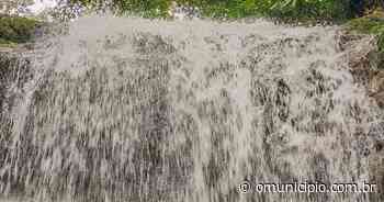 Segunda-feira de céu cinzento produz lindas fotos na Cachoeira da Lorena em Guabiruba; veja na galeria - O Município