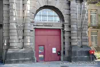 Man is agressief tegen politie: “Ik zet een bivakmuts op en sla alle flikken bij mekaar”