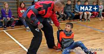 Luckenwalde: Schüler der Friedrich-Ebert-Grundschule lernen Selbstverteidigung - Märkische Allgemeine Zeitung