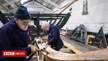 Sutton Hoo: First finished pieces of Anglo-Saxon ship joined - BBC News