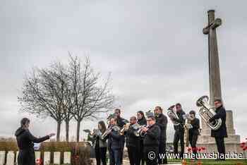 Muzikanten brengen eerbetoon aan kapitein Ralph Dendy, maar ook aan hun overleden lid Dirk Vangheluwe