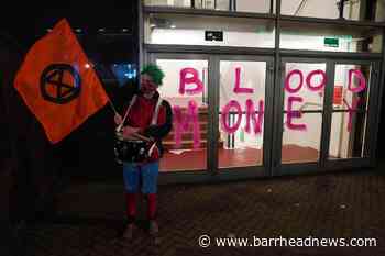 Cop26 protesters block Glasgow street in rubber dinghy - Barrhead News