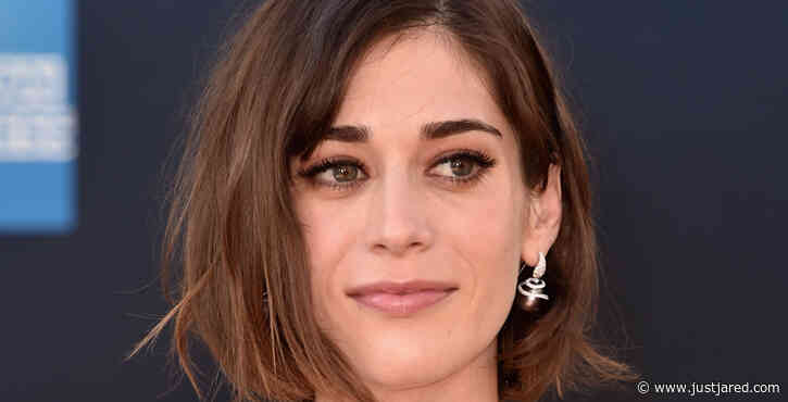 Lizzy Caplan to Star in 'Fatal Attraction' Series in Role Originated By Glenn Close