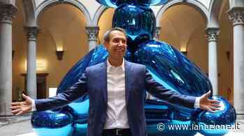 Firenze, turista urta un'opera di Jeff Koons a Palazzo Strozzi - LA NAZIONE