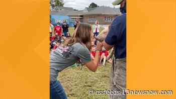 Isle of Wight County teacher kisses pig after school raises $4K for non-profit group
