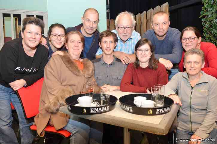 Toneelvereniging De Pelikanen doet coronaproof een terrasje in cultuurzaal Maskerade