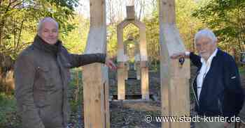 Kaarst-Vorst: Vorster Wald wird zum „Kunst-Hotspot“: Schiefers „Türhüter“ sind aufgestellt - Stadt-Kurier