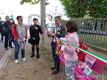 CHIERI. IN VIALE DIAZ INAUGURATE DUE “PANCHINE ROSA” - CentoTorri