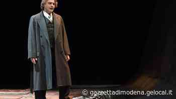 Modena, Ert, il direttore Malosti sale sul palcoscenico «In scena con la potenza delle parole di Levi» - La Gazzetta di Modena