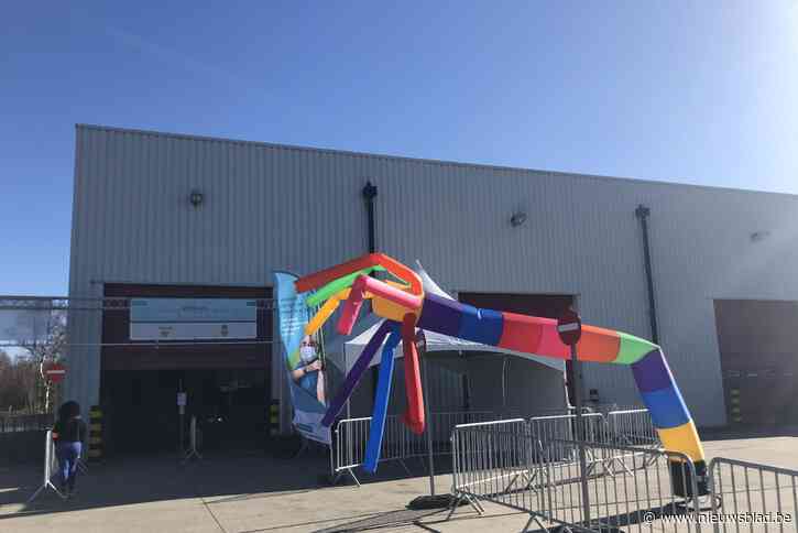 Kempense vaccinatiecentra klaar voor nieuwe ronde: “Alleen tijdens kerstvakantie wordt het misschien wel moeilijk om vrijwilligers te vinden”