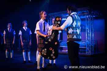 Zestienjarige Titus rockt in befaamde musical School of Rock: “Beste rol ooit”