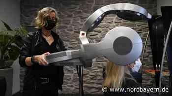 Aufatmen im Friseursalon: PCR-Testpflicht für Mitarbeiter kassiert - Nordbayern.de