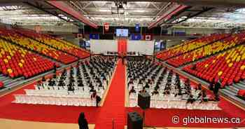 University of Calgary grads celebrate in person for first time in 2 years - Global News