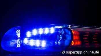 Unbekannte werfen Scheibe von Streifenwagen mit Steinen ein - Super Tipp