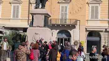 No Green pass, il prefetto di Parma annuncia la stretta: 'Diritto di manifestare ma stop in piazza Garibaldi' - Repubblica TV