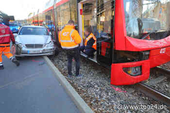 Straßenbahn-Crash in Chemnitz: VW landet im Gleisbett - TAG24